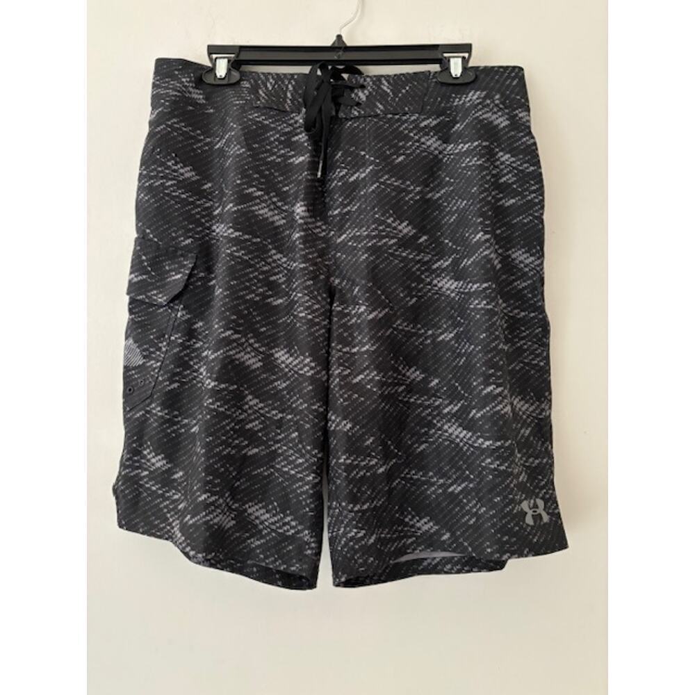 Under Armour Swim Trunks Bathing Suit Size 34 Loose Fit Storm Pocket